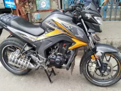 Honda CB Hornet 160R CBS